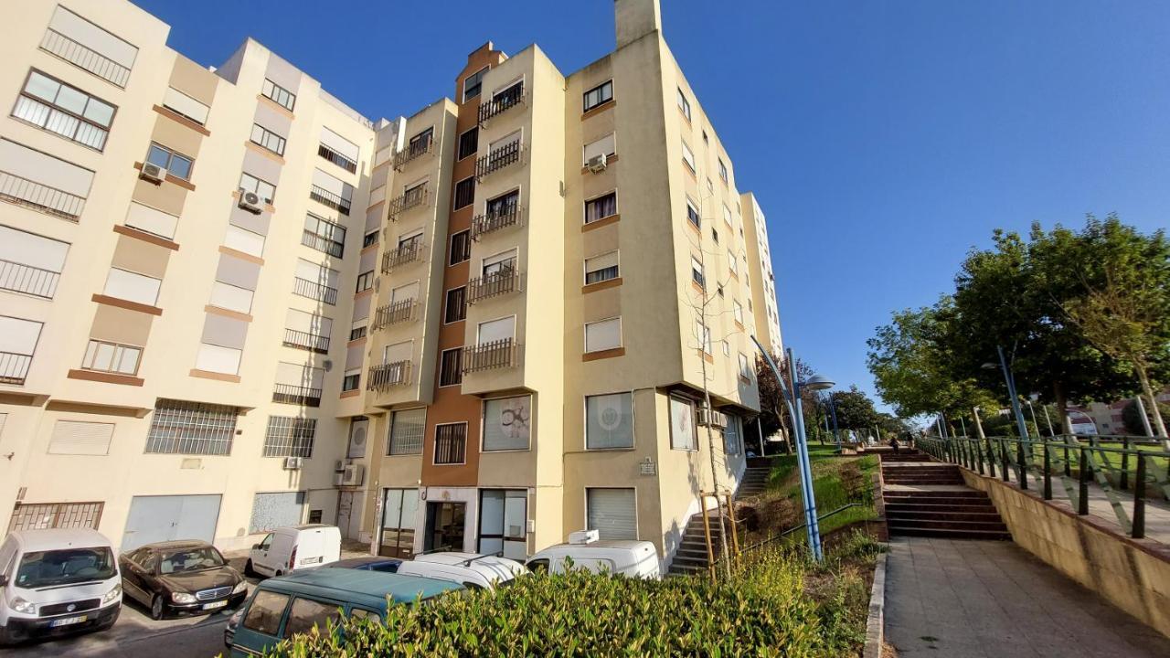 Enjoy Lisbon Cascais Sintra 1200 Metres To Metro Blue Line Sintra Rail Line Free Parking Apartment อามาโดรา ภายนอก รูปภาพ