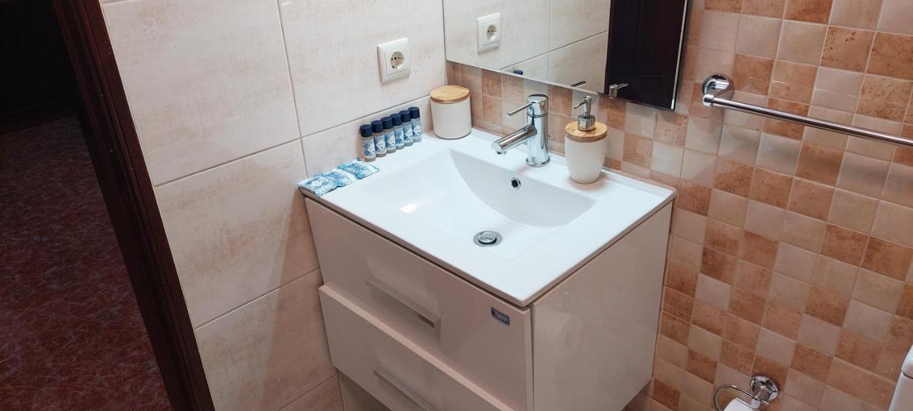 Enjoy Lisbon Cascais Sintra 1200 Metres To Metro Blue Line Sintra Rail Line Free Parking Apartment อามาโดรา ภายนอก รูปภาพ