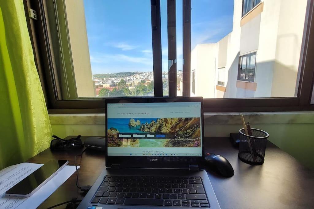 Enjoy Lisbon Cascais Sintra 1200 Metres To Metro Blue Line Sintra Rail Line Free Parking Apartment อามาโดรา ภายนอก รูปภาพ